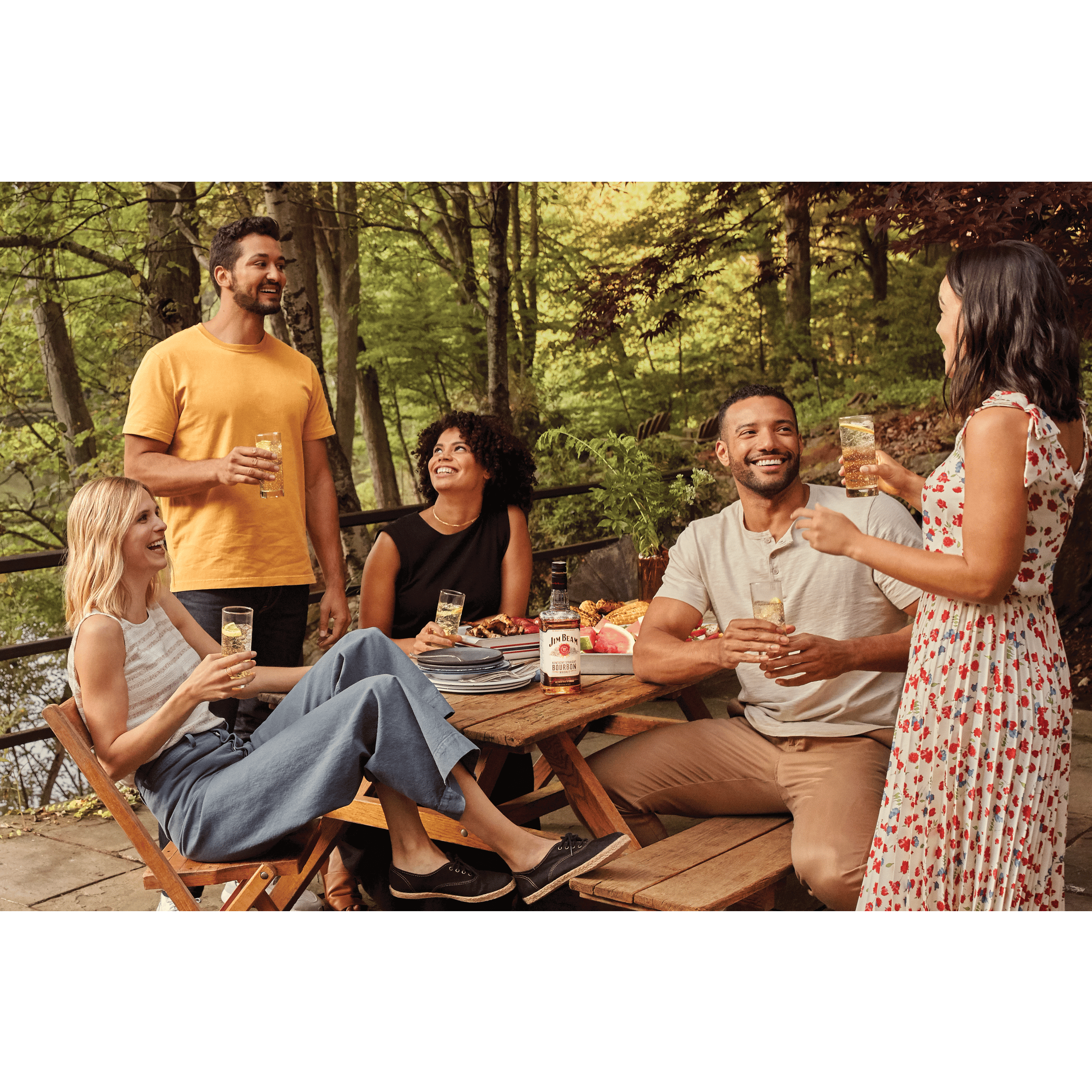 JimBeamBourbonWhiskey_MomentOfConsumption_BackyardKickbackToastCMYK