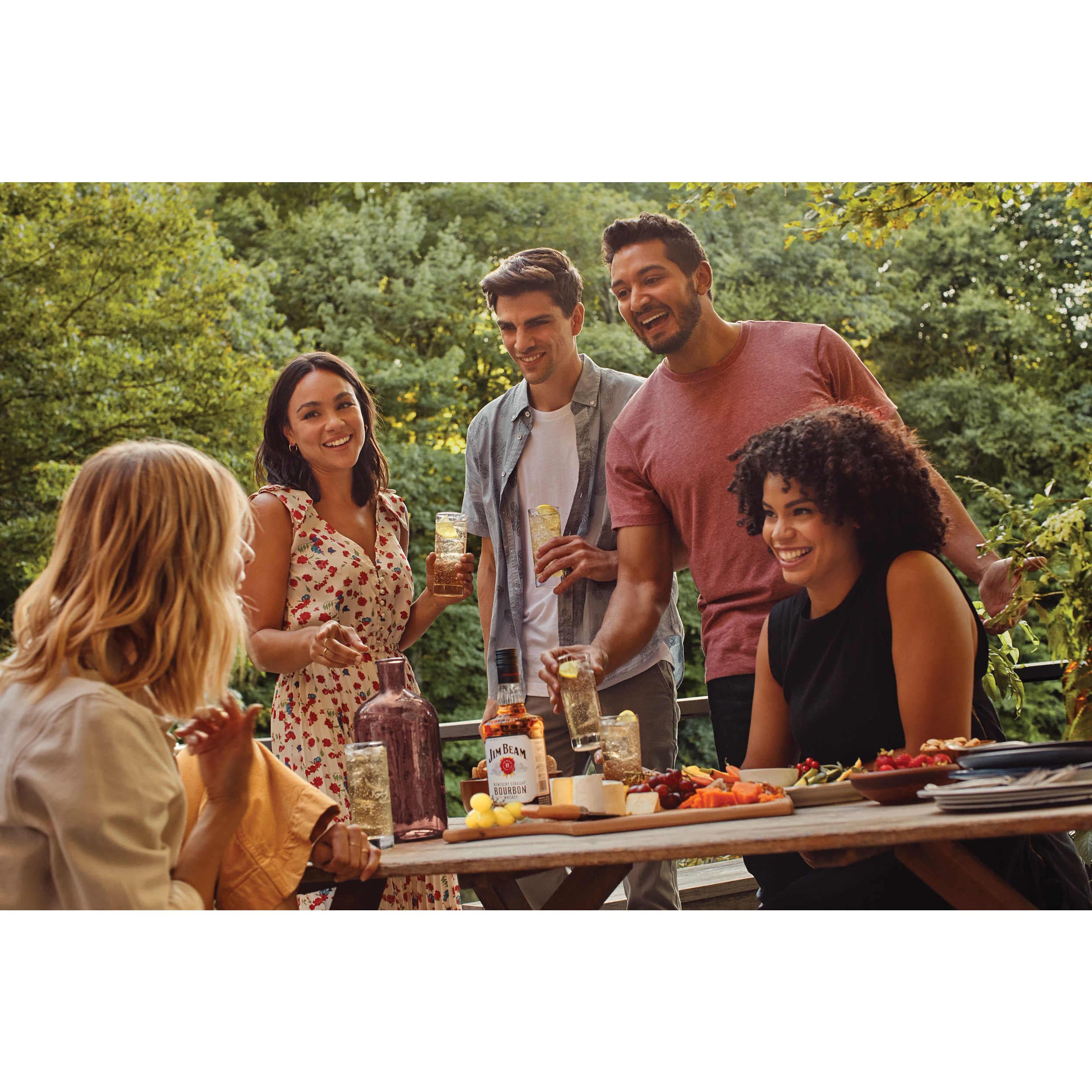 JimBeamBourbonWhiskey_MomentOfConsumption_BackyardKickback