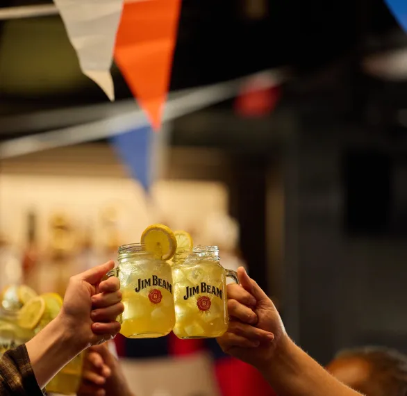 JimBeamWhite_Home Field Advantage Bar Beam & Lemonade Group Cheers_2026_s01