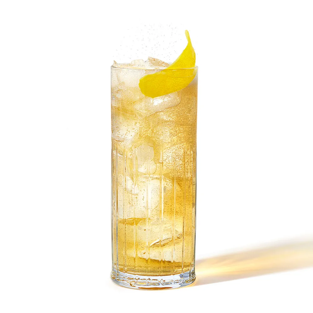 Jim Beam Black, Bitters & Ginger cocktail