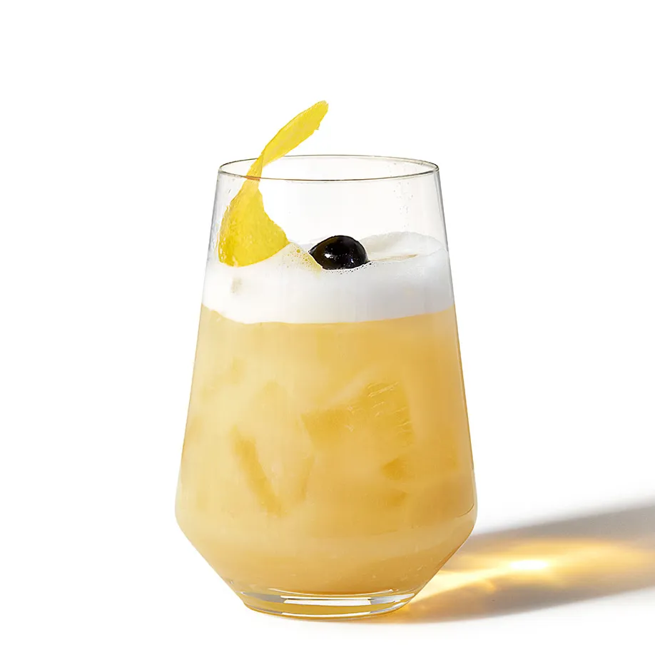 Jim Beam Black Whiskey Sour cocktail