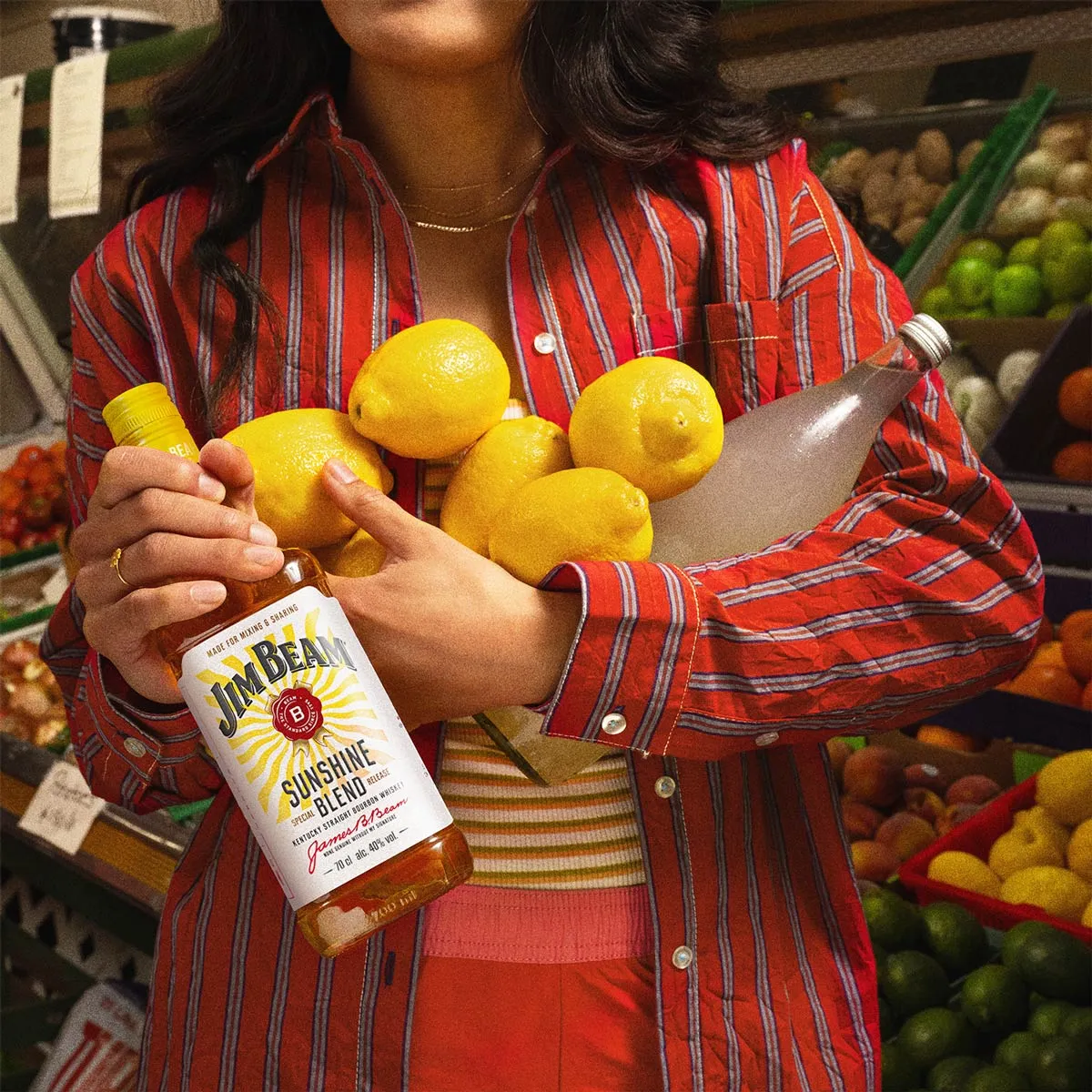 Jim Beam Sunshine Blend bottle and lemons for mixing 