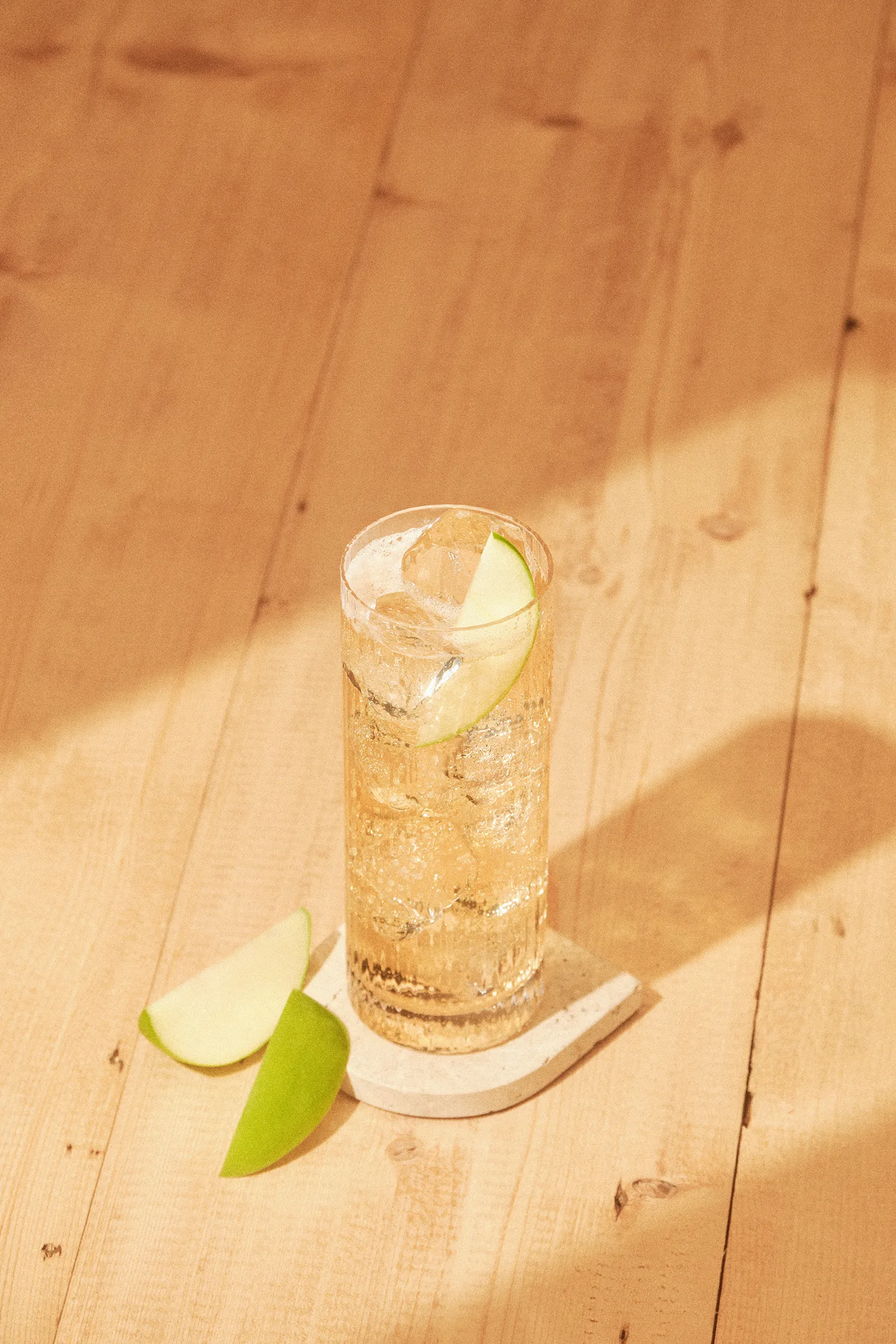 Apple highball cocktail