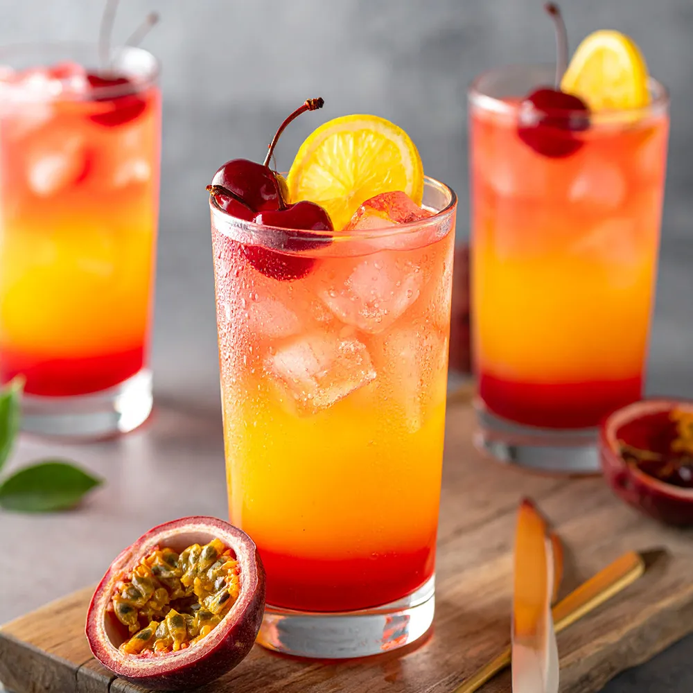 Cherry Sunrise: drink com bourbon e maracujá | Jim Beam®