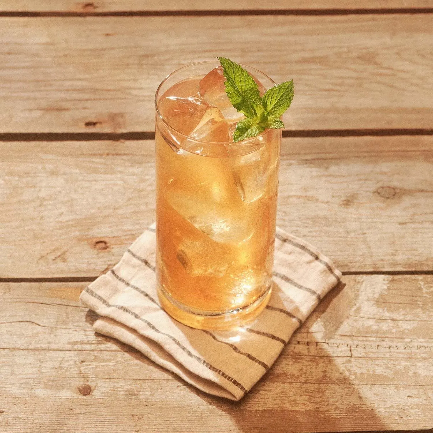 Cocktail Glass Ice Mint Garnish Wooden Table Refreshing Drink Jim Beam