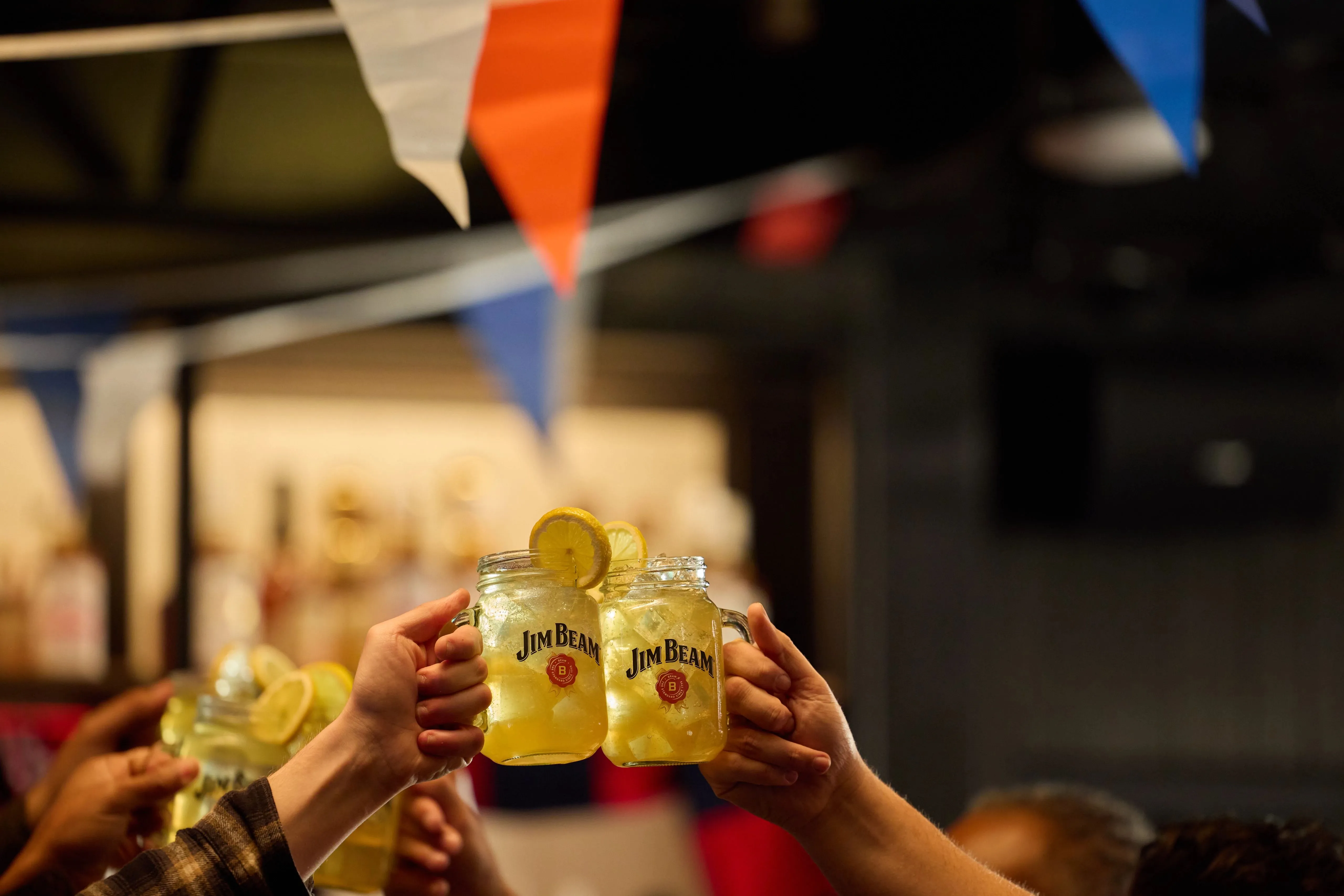 JimBeamWhite_Home Field Advantage Bar Beam & Lemonade Group Cheers_2026_s01
